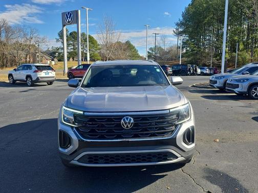 2024 Volkswagen Atlas Cross Sport 2.0T SE w/Technology