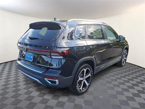 Deep Black Pearl 2025 Volkswagen Taos 1.5T SEL