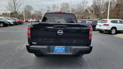 2022 Nissan Frontier SV