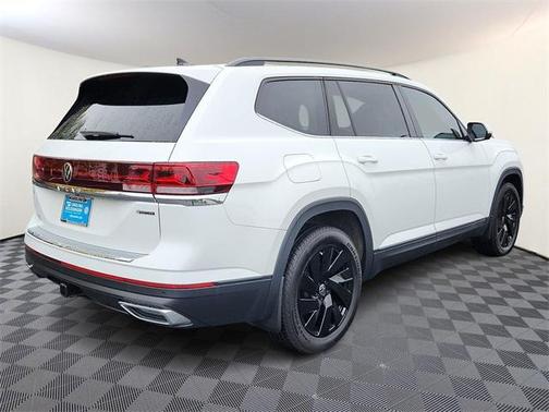 2025 Volkswagen Atlas 2.0T SE w/Technology 4MOTION