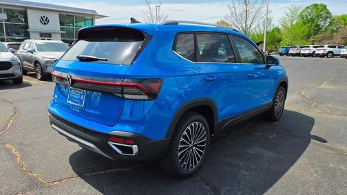 Cornflower Blue 2026 Volkswagen Taos SE
