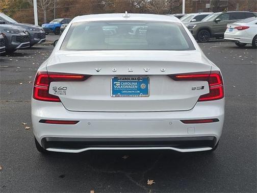 2024 Volvo S60 B5 Core Dark Theme