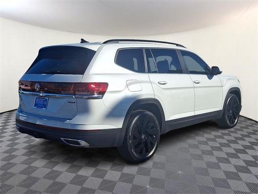 2026 Volkswagen Atlas 2.0T SE w/Technology 4MOTION