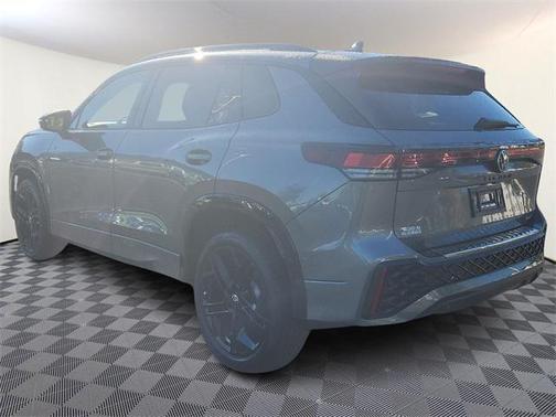 2025 Volkswagen Tiguan 2.0T SE R-Line Black 4MOTION