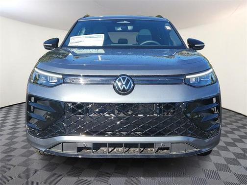 2025 Volkswagen Tiguan 2.0T SE R-Line Black 4MOTION