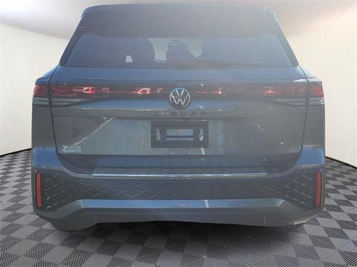 2025 Volkswagen Tiguan 2.0T SE R-Line Black 4MOTION