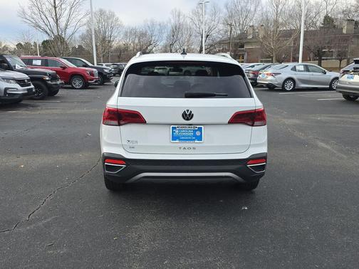 2024 Volkswagen Taos 1.5T SE