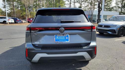 Platinum Gray Metallic 2025 Volkswagen Tiguan 2.0T SE