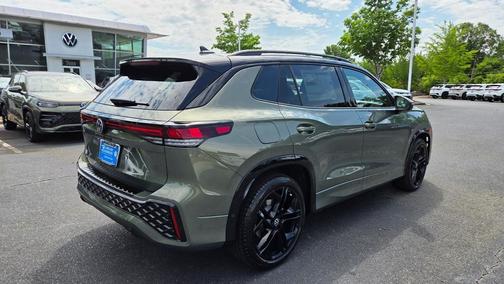 Avocado Green w/Deep Black Roof 2026 Volkswagen Tiguan 2.0T SE R-Line Black