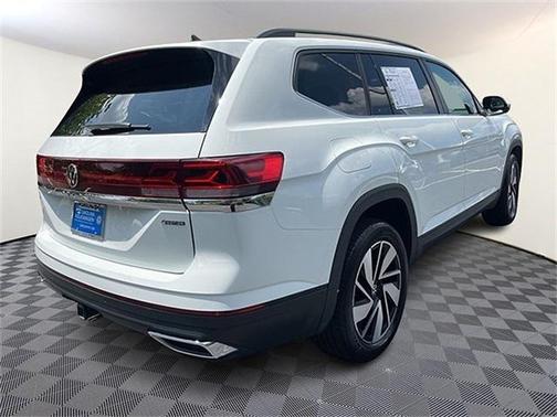 2024 Volkswagen Atlas 2.0T SE w/Technology 4MOTION