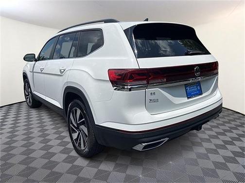 2024 Volkswagen Atlas 2.0T SE w/Technology 4MOTION