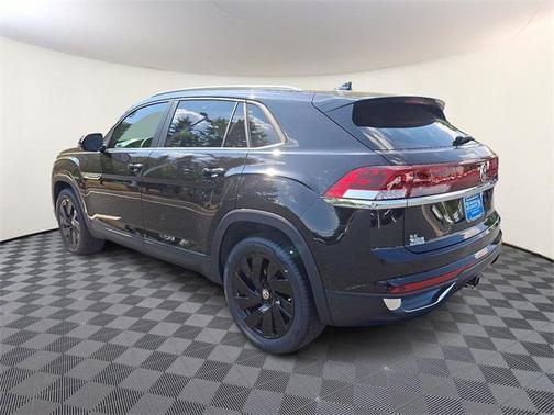 2025 Volkswagen Atlas Cross Sport 2.0T SE w/Technology 4MOTION