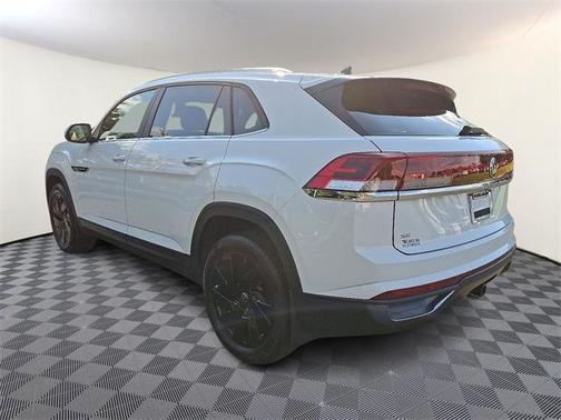 2025 Volkswagen Atlas Cross Sport 2.0T SE w/Technology 4MOTION