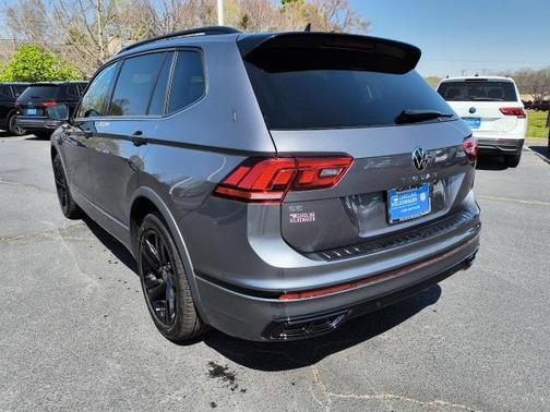 2024 Volkswagen Tiguan 2.0T SE R-Line Black