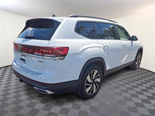 2024 Volkswagen Atlas 2.0T SE w/Technology 4MOTION