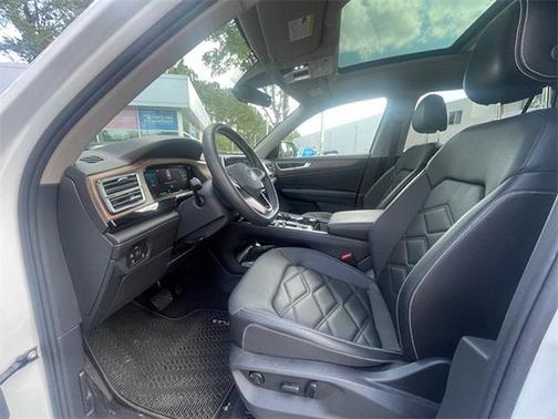 2024 Volkswagen Atlas 2.0T SE w/Technology 4MOTION