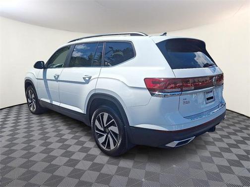 2024 Volkswagen Atlas 2.0T SE w/Technology 4MOTION