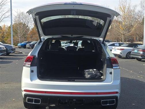 2026 Volkswagen Atlas Cross Sport 2.0T SEL Premium