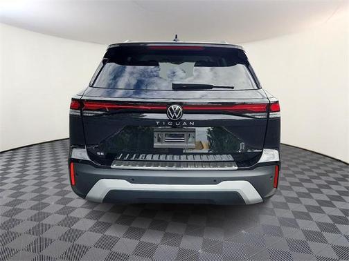 2025 Volkswagen Tiguan 2.0T SE