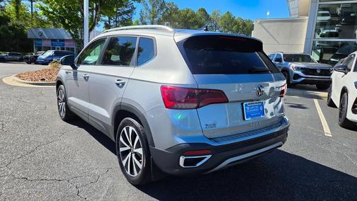 Pyrite Silver Metallic 2023 Volkswagen Taos 1.5T SE