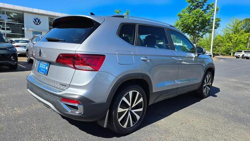 Pyrite Silver Metallic 2023 Volkswagen Taos 1.5T SE