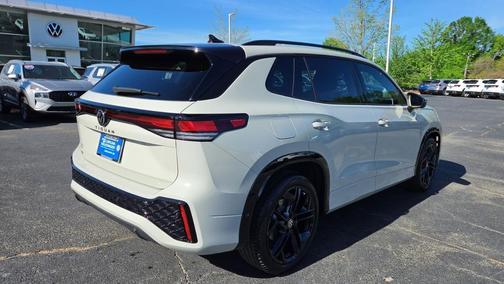 Sandstone 2026 Volkswagen Tiguan 2.0T SE R-Line Black