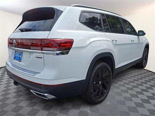 2025 Volkswagen Atlas 2.0T SE w/Technology 4MOTION