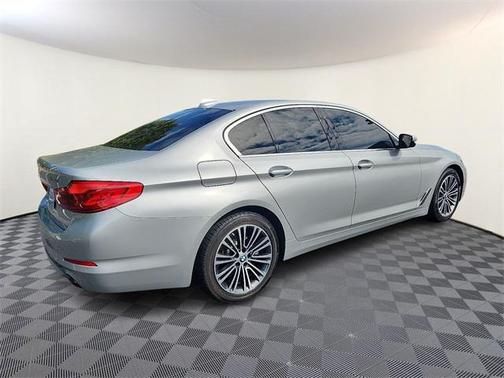 2019 BMW 530 530i