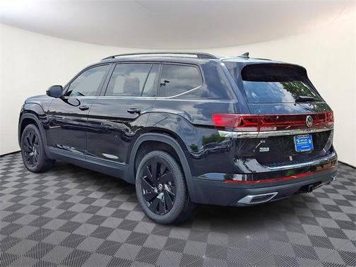 2025 Volkswagen Atlas 2.0T SE w/Technology 4MOTION