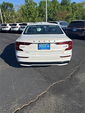 2024 Volvo S60 B5 Core Dark Theme