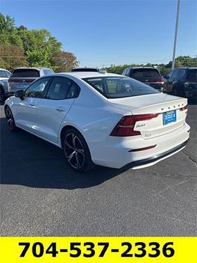 2024 Volvo S60 B5 Core Dark Theme