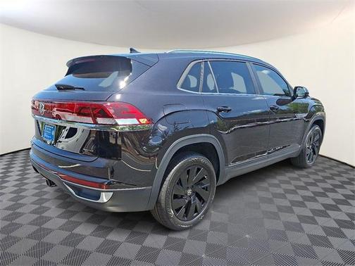 2025 Volkswagen Atlas Cross Sport 2.0T SE w/Technology 4MOTION