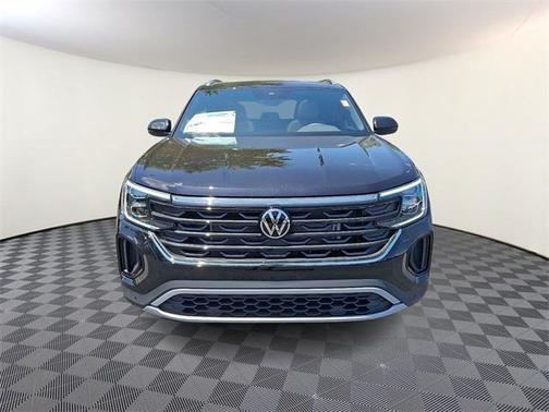 2025 Volkswagen Atlas Cross Sport 2.0T SE w/Technology 4MOTION