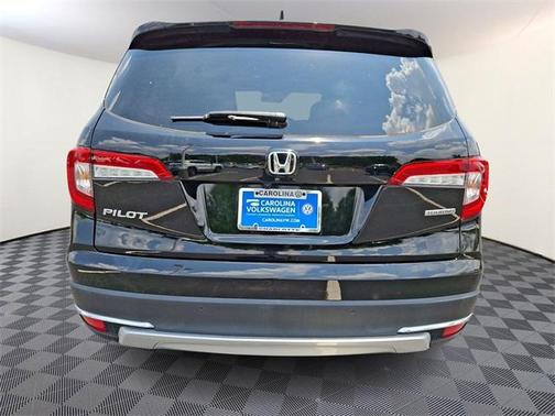 2022 Honda Pilot Touring 8-Passenger