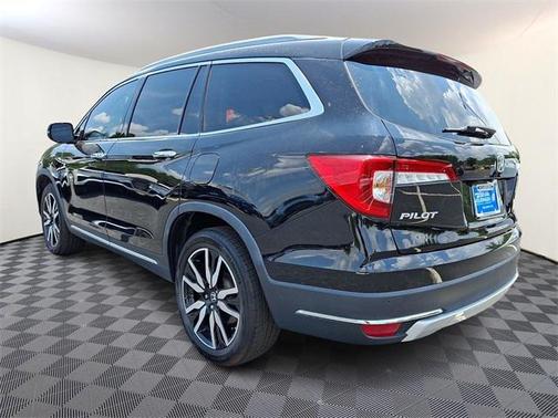 2022 Honda Pilot Touring 8-Passenger