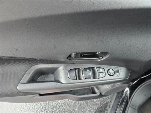 2022 Nissan Kicks S