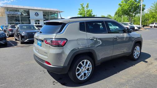 Sting-Gray Clearcoat 2023 Jeep Compass Latitude Lux