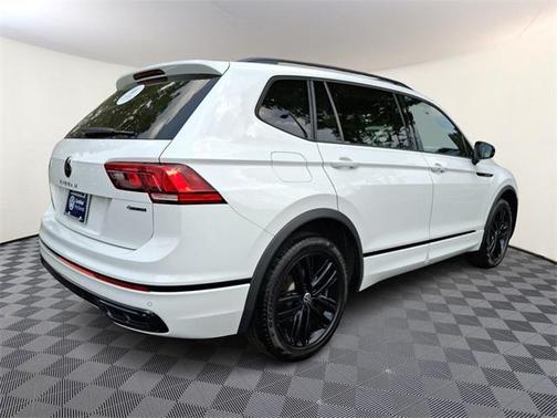 2022 Volkswagen Tiguan 2.0T SE R-Line Black 4MOTION