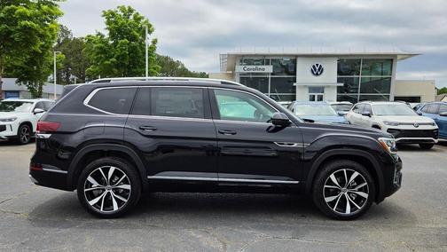 Deep Black Pearl 2026 Volkswagen Atlas 2.0T SEL Premium R-Line 4MOTION