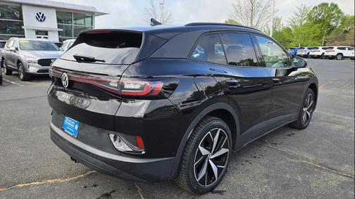 Deep Black Pearl 2023 Volkswagen ID.4 AWD Pro S