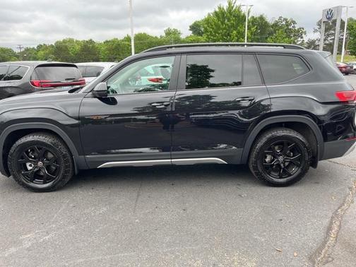 2024 Volkswagen Atlas 2.0T SE w/Technology 4MOTION