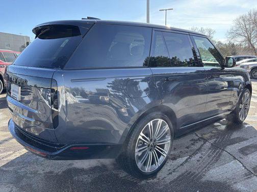 2025 Land Rover Range Rover P400 SE