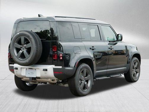 2025 Land Rover Defender 110 P300
