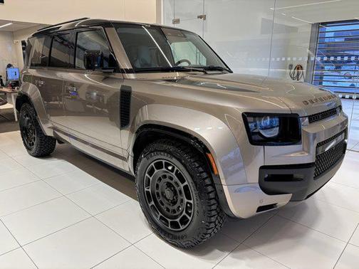 2026 Land Rover Defender P635 OCTA