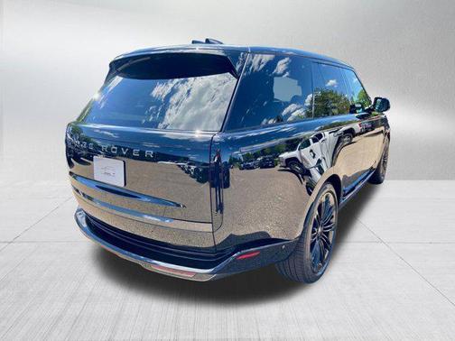 2025 Land Rover Range Rover P530 SE