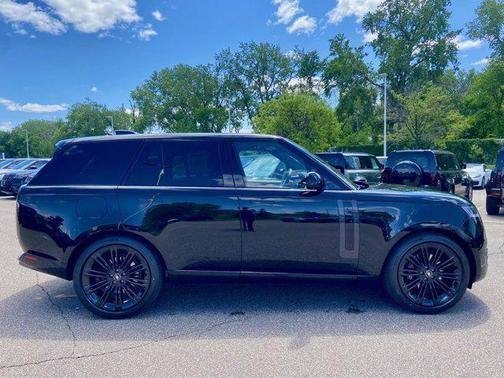 2025 Land Rover Range Rover P530 SE