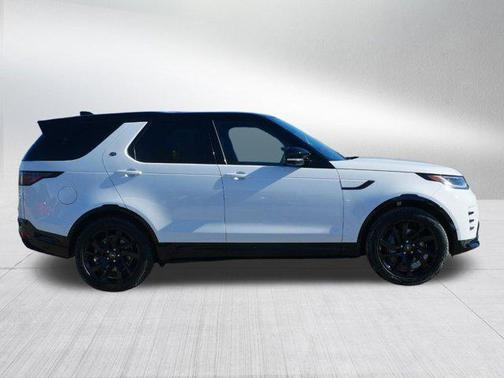 2024 Land Rover Discovery P300 Dynamic SE