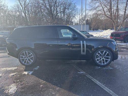 2026 Land Rover Range Rover P400 SE 7 Seat