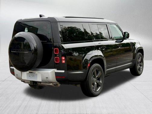 2025 Land Rover Defender 130 P400 S