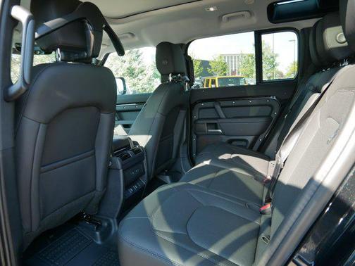 2026 Land Rover Defender 